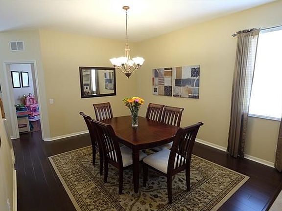 Diningroom front