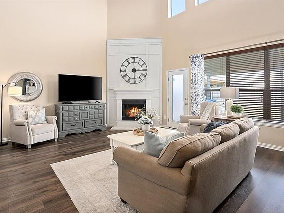 3rd image of 6205 Chalk Hollow Dr