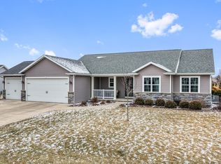 1823 Nation Ct, Neenah, WI 54956