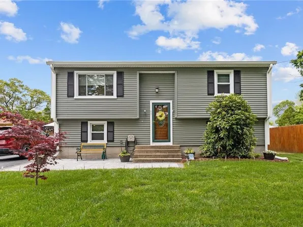 65 Pequot Ave, Warwick, RI 02889