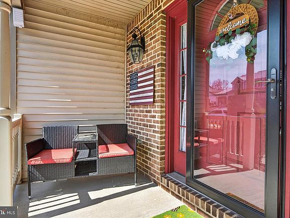 3rd image of 381 Benyou Ln