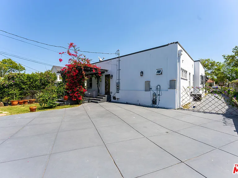 537 N Poinsettia Pl — Photo 20