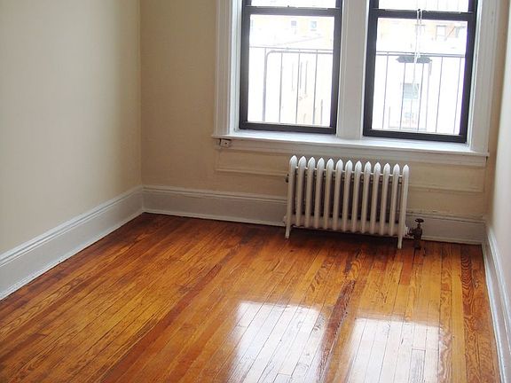 5th image of 3174 35th St #3R