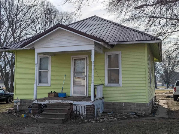 203 Iowa St, Volga, IA 52077