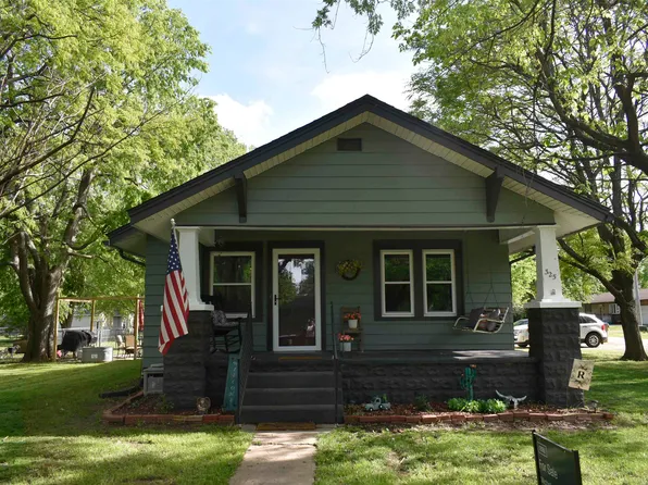 325 W Avenue A, Mount Hope, KS 67108