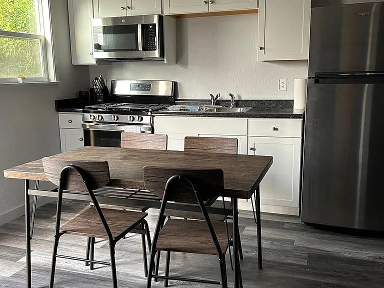 338 N Camino Del Rey #B — Photo 1