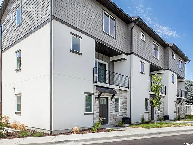 313 E 4115 S — Photo 1