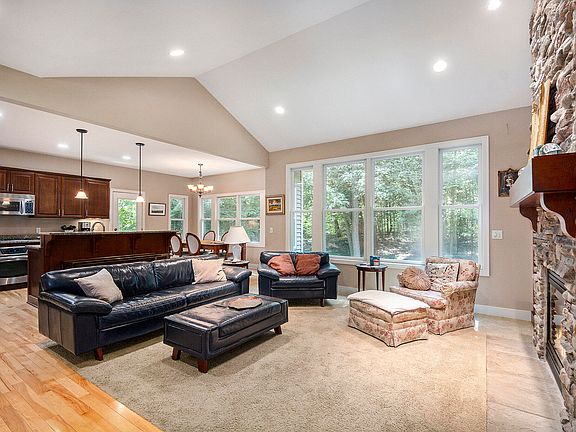 4th image of 4617 Sundial Dr NE
