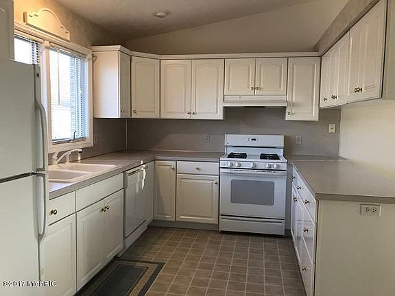 4th image of 6459 Leisure Creek Dr SE #232