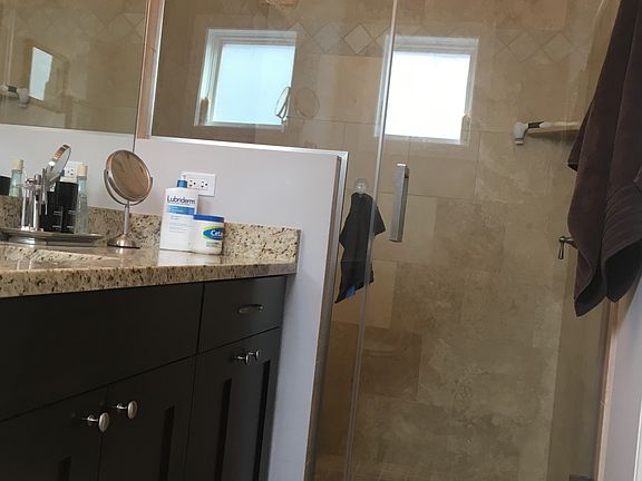 2nd image of 1938 W Diversey Pkwy #3