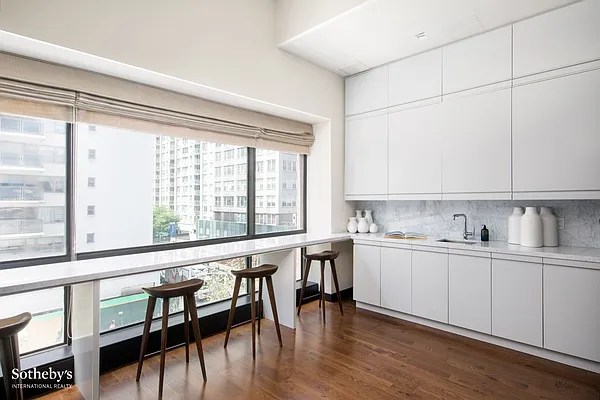 Sold by Sotheby's International Realty | media 11