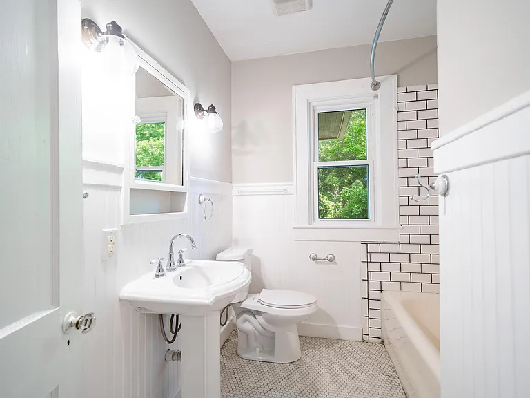 24 Robindale Ave #1 — Photo 8
