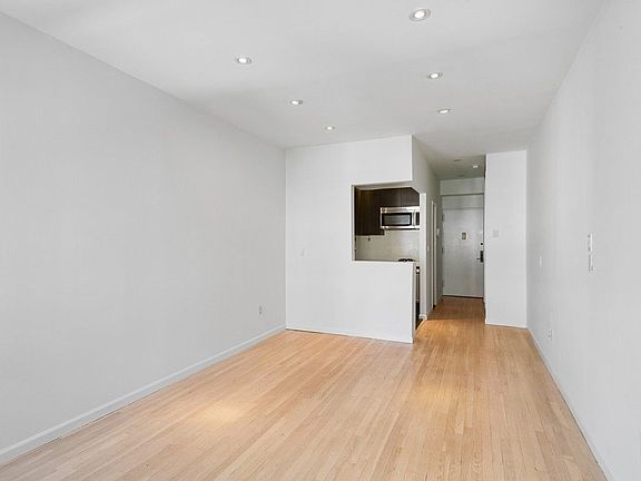 5th image of 186 W 80th St APT 4E