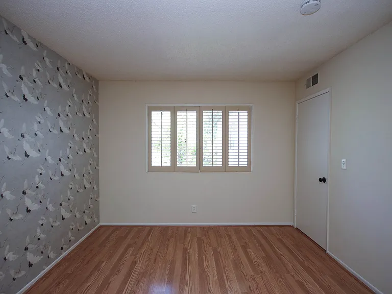 542 N Orange Grove Blvd — Photo 15
