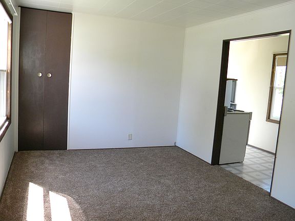 2nd image of 387 Evergreen Ave
