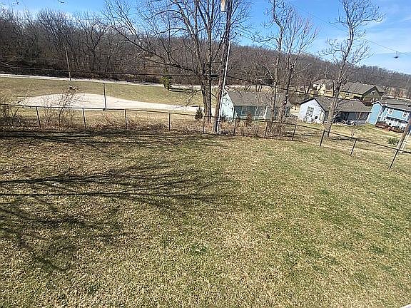 5th image of 2948 Hutchings St