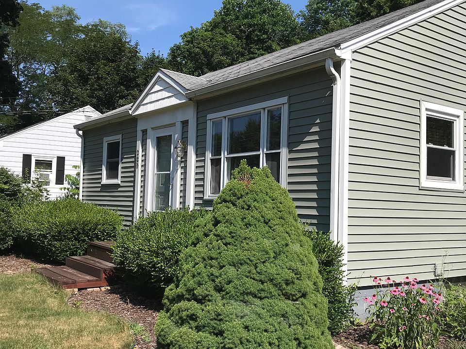 1st image of 220 Evelyn Ave