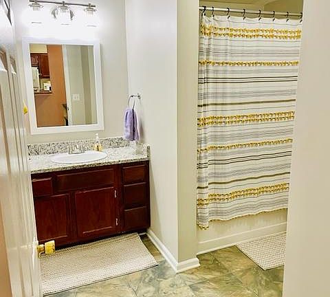 Bathroom with garden tub