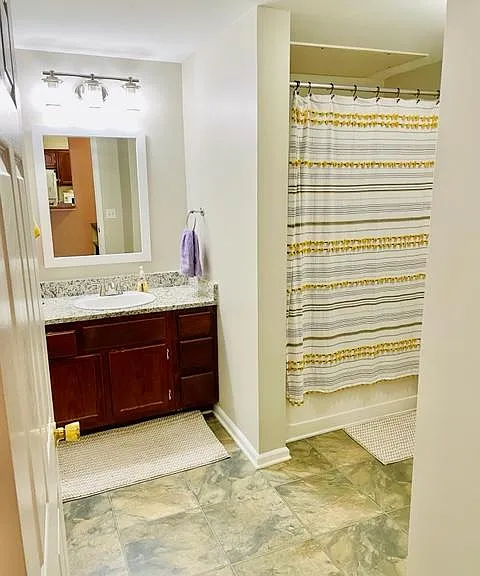 Bathroom with garden tub