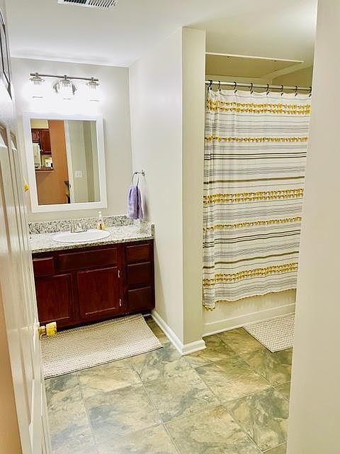 Bathroom with garden tub