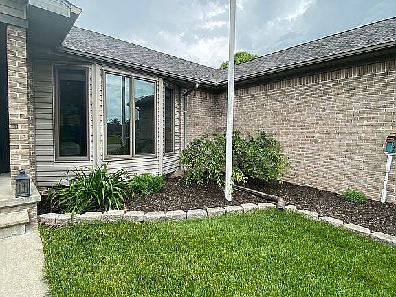 3rd image of 25 Linda Ln
