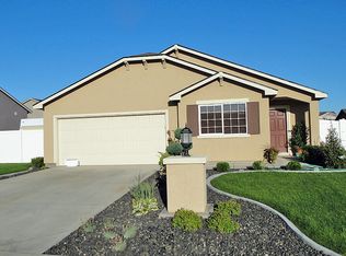 3313 Keeneland Ln, Pasco, WA 99301