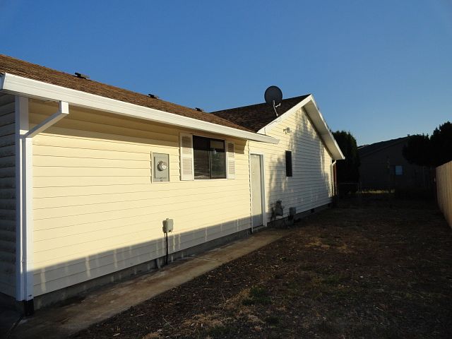 1st image of 990 NE Tina St