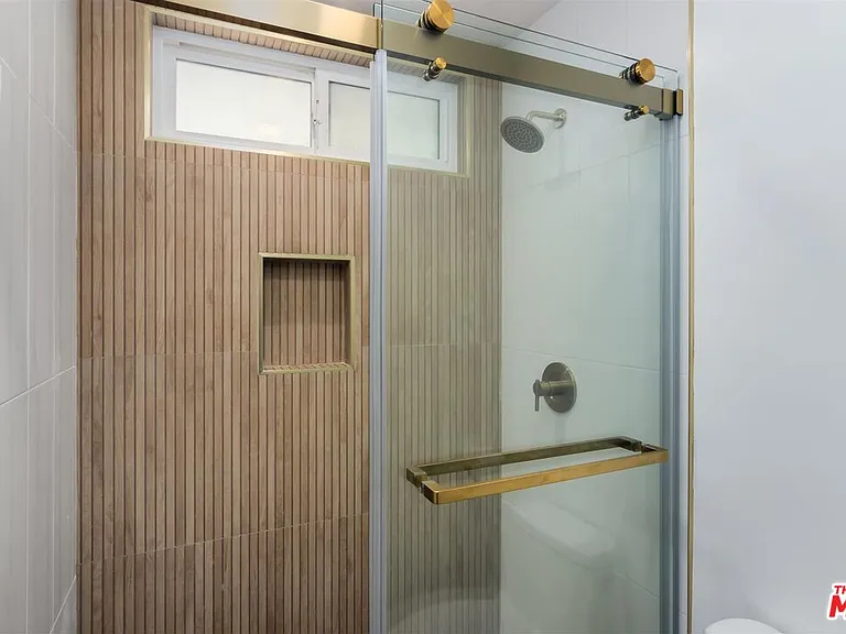 9005 Cynthia St #214 — Photo 18