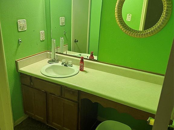 5th image of 3726 3rd St
