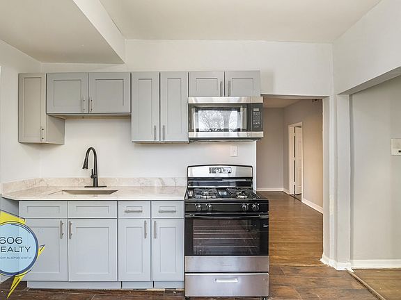 2nd image of 1020-30 E Hyde Park Blvd #1022-2S