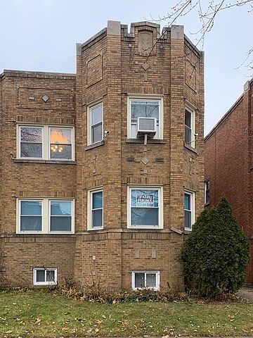 1st image of 6078 N Albany Ave #1