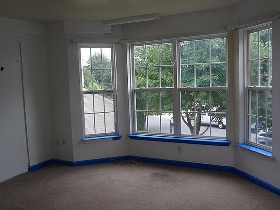 4th image of 18441 Crownsgate Cir