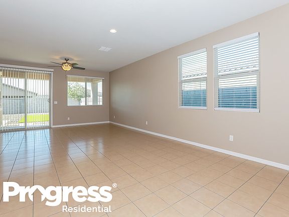 5th image of 2282 W Arroyo Way