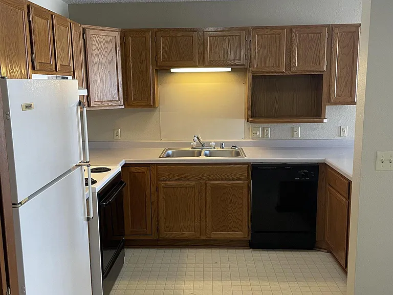 Watertown Fox Creek Apartments — Photo 10