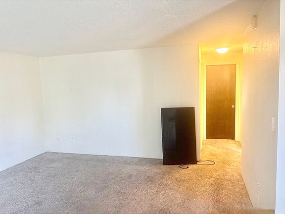 4th image of 2717 W 22nd St #8