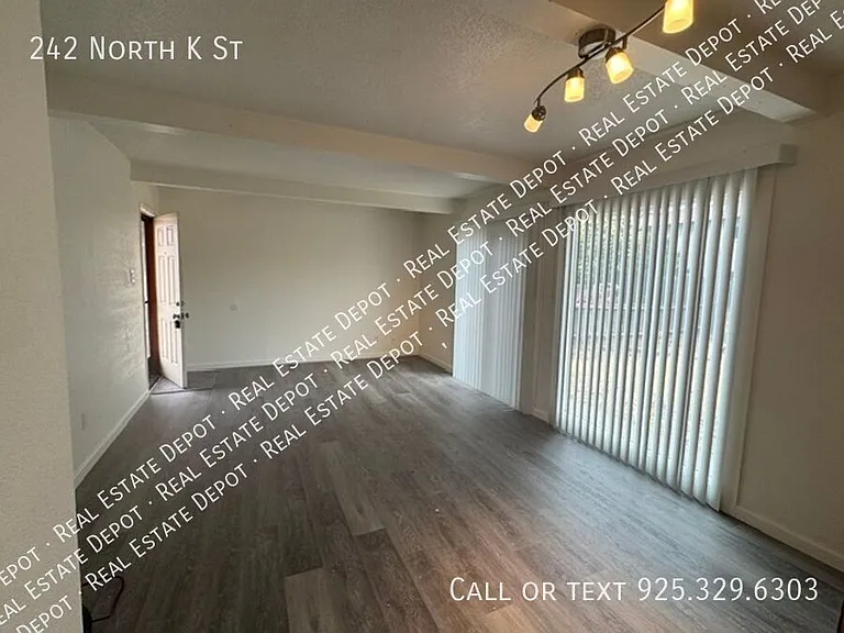242 N K St — Photo 12