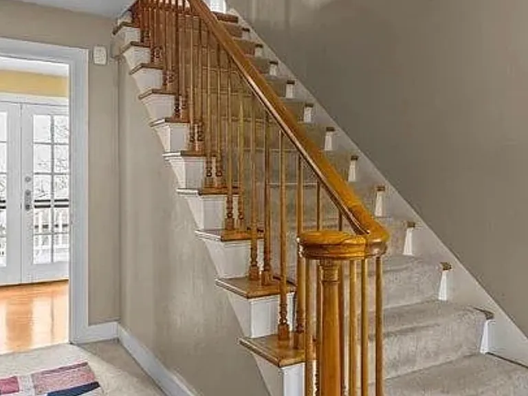 261 S Prospect St — Photo 37
