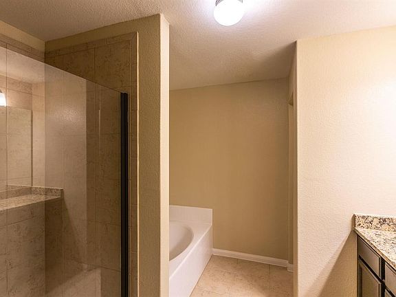 4th image of 509 Pine Cove Ln