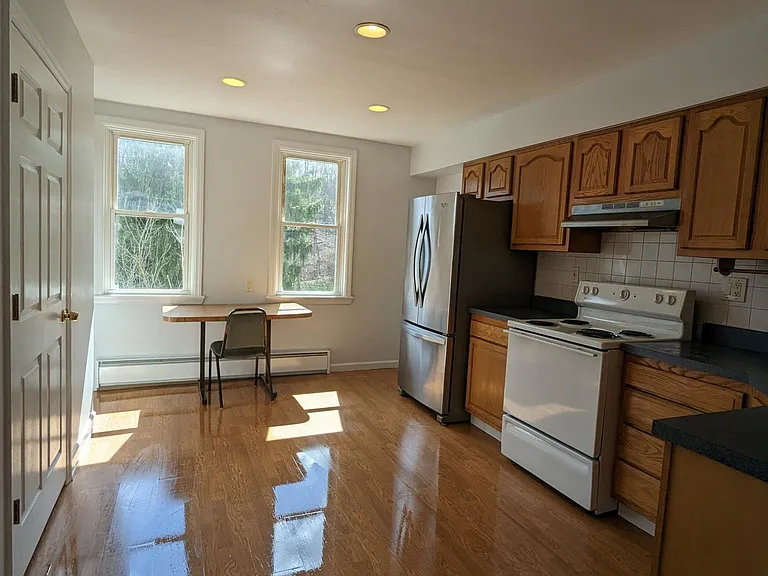 2625 S 18th Street Ext — Photo 4