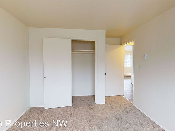 3rd image of 344 7th St SE #4