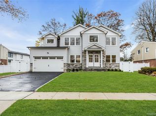 10 Beth Lane, Plainview, NY 11803