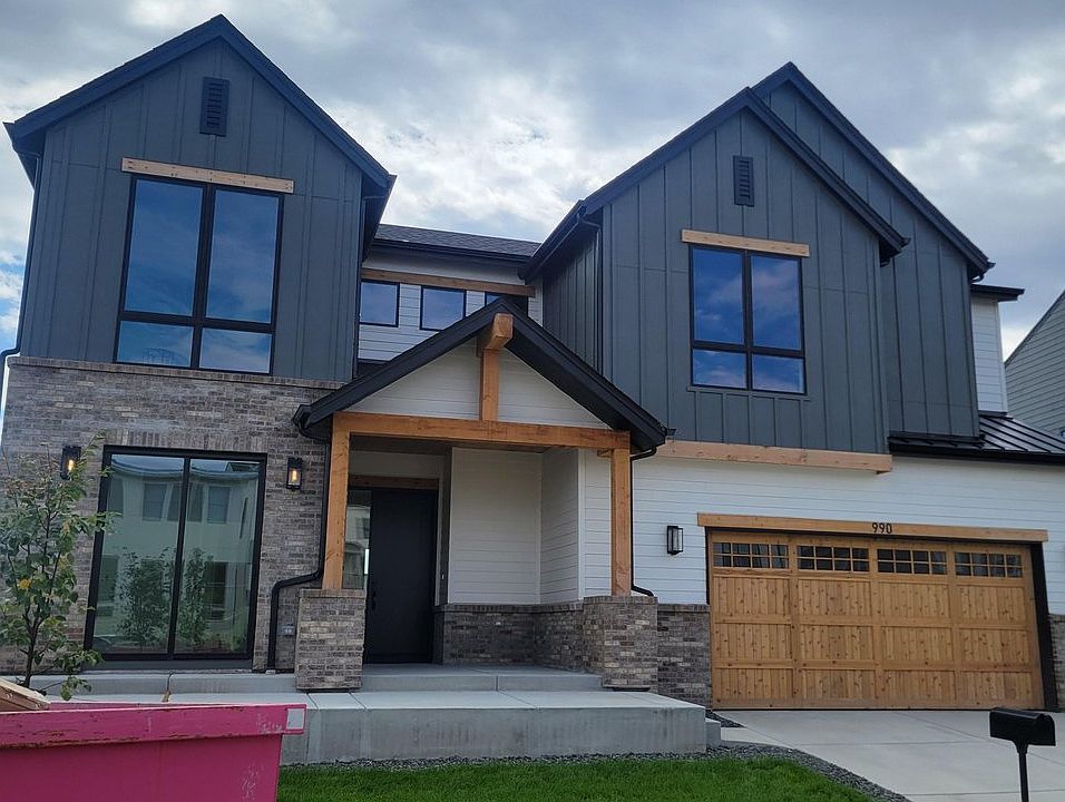 1st image of 990 Arapahoe Cir