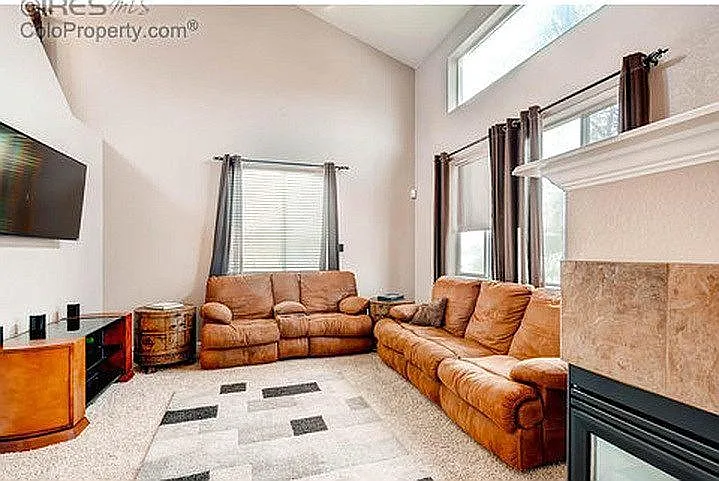 2394 E 127th Pl — Photo 4