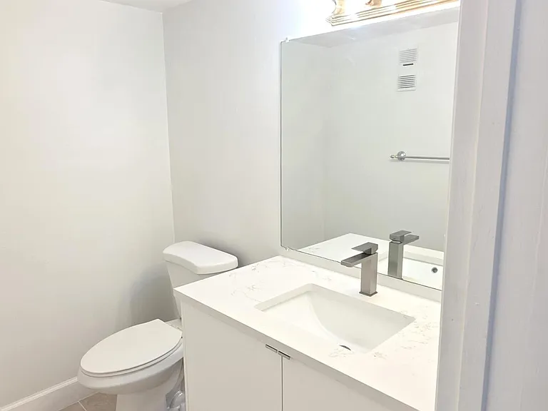 3905 N Nob Hill Rd #206 — Photo 12