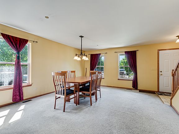 3rd image of 6215 Fox Ridge Dr