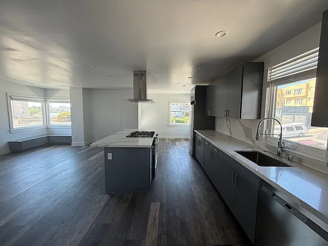 420 Merritt Ave #J — Photo 1