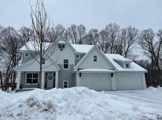 4582 Sunset Ln, Minnetrista, MN 55331