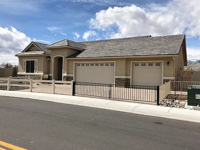 9897 Ash Meadow Dr — Photo 2