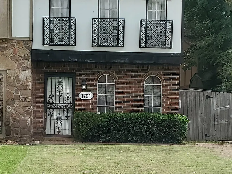 1791 Grovehaven Cir #1791 — Photo 1