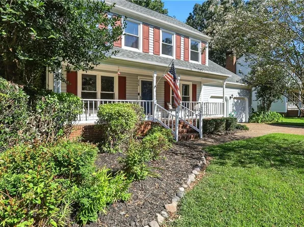 215 Admiral Ct, Hampton, VA 23669